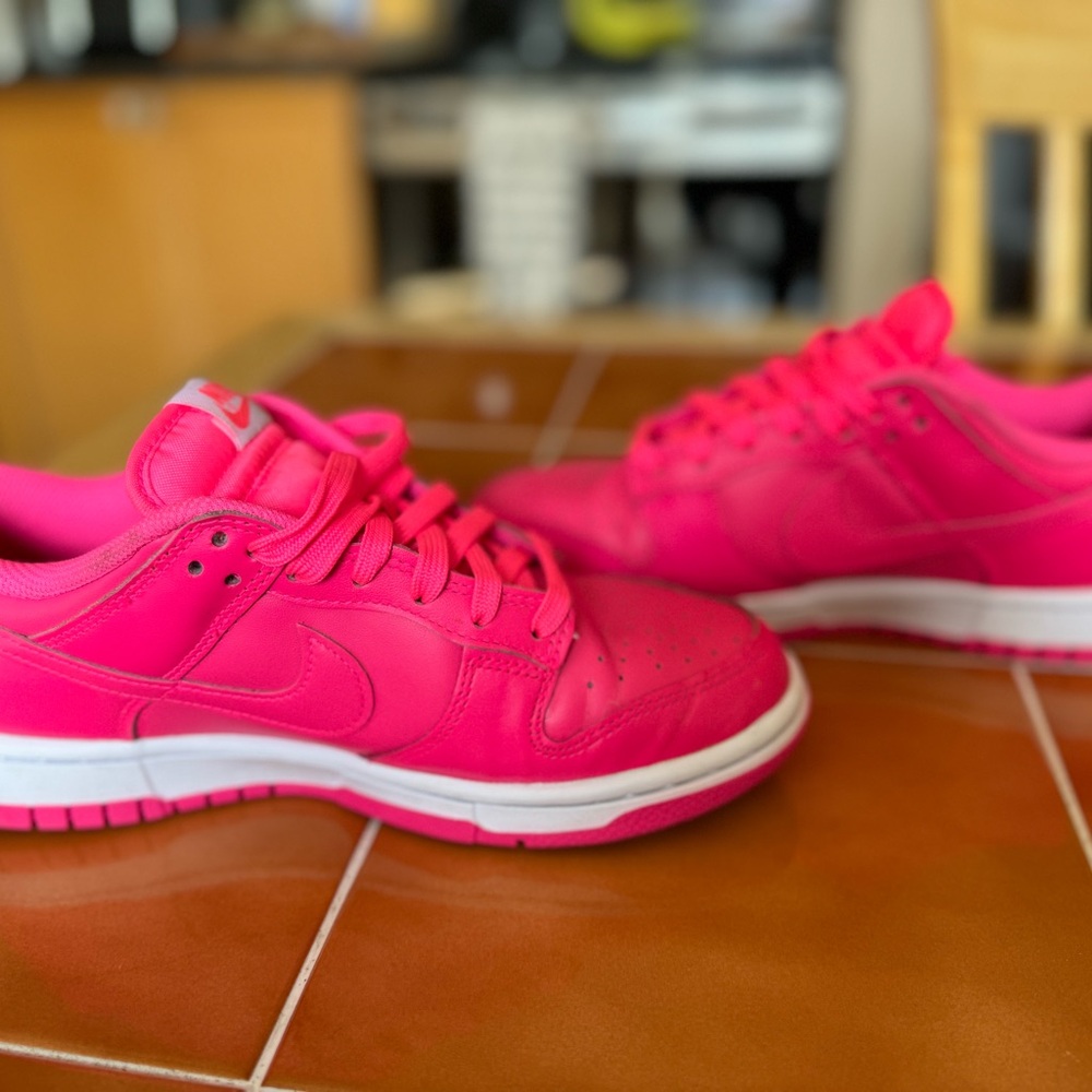 Nile Dunk Low Retro Hyper Pink